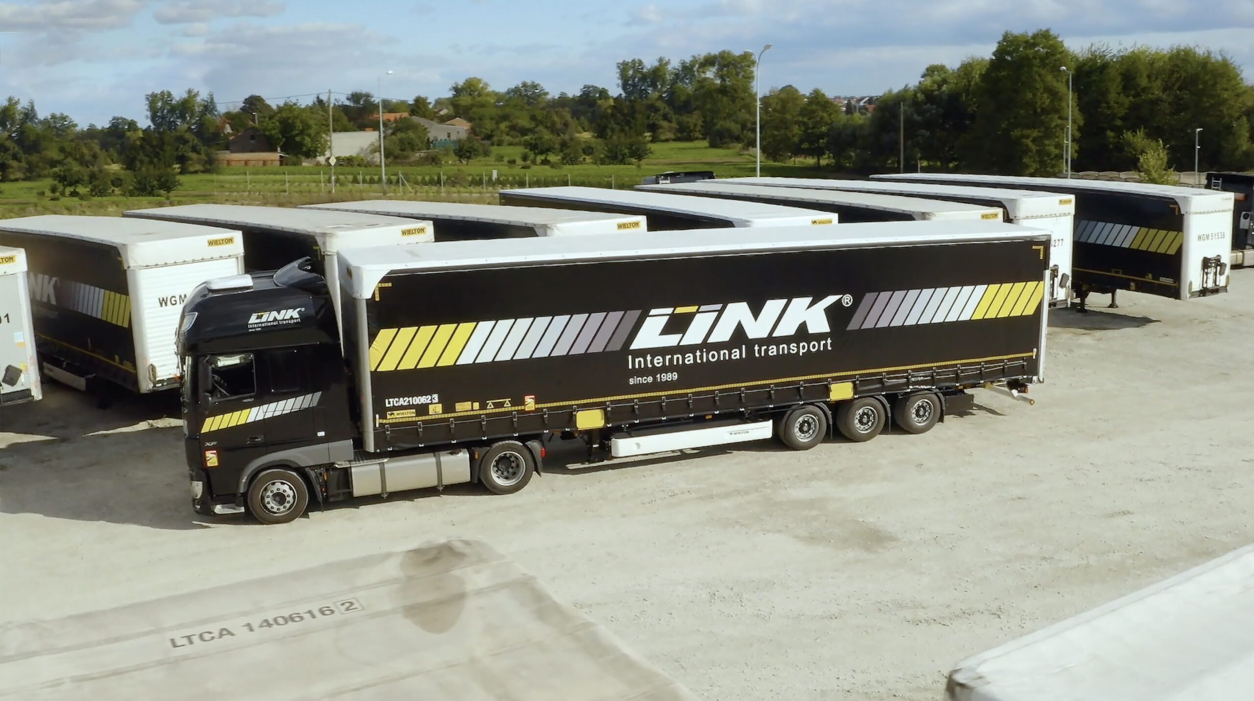 137 nowych naczepy do transportu intermodalnego we flocie LINK